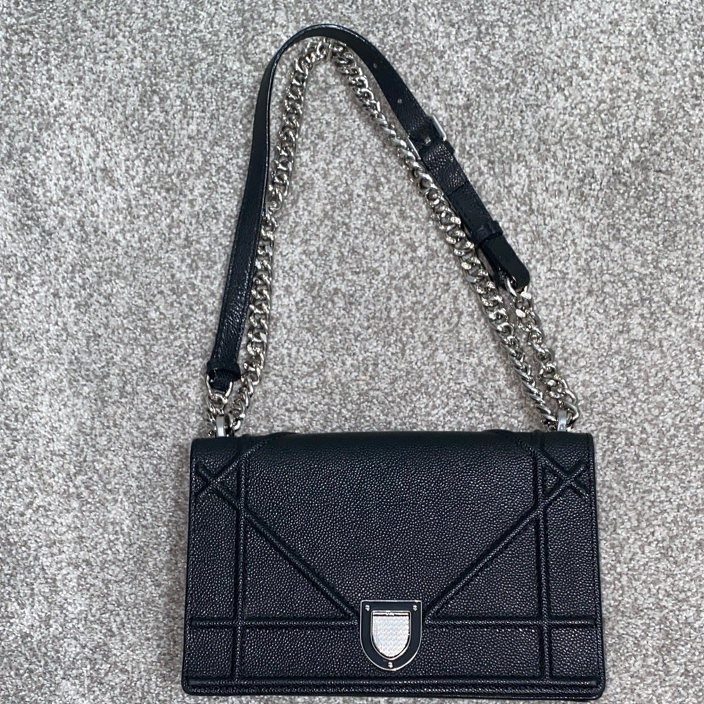 25cm 2.55 c d lady black genuine leather embossed chain handbag